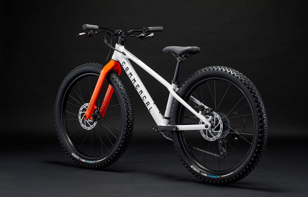 Commencal Ramones 24 Kids Mountain Bike - 7-Speed, Disc Brakes, Grippy Tires