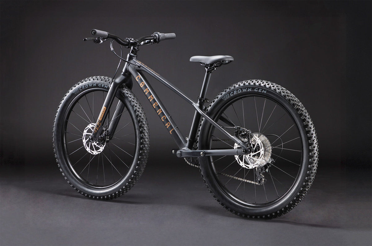 Commencal Ramones 24 Kids Mountain Bike - 7-Speed, Disc Brakes, Grippy Tires