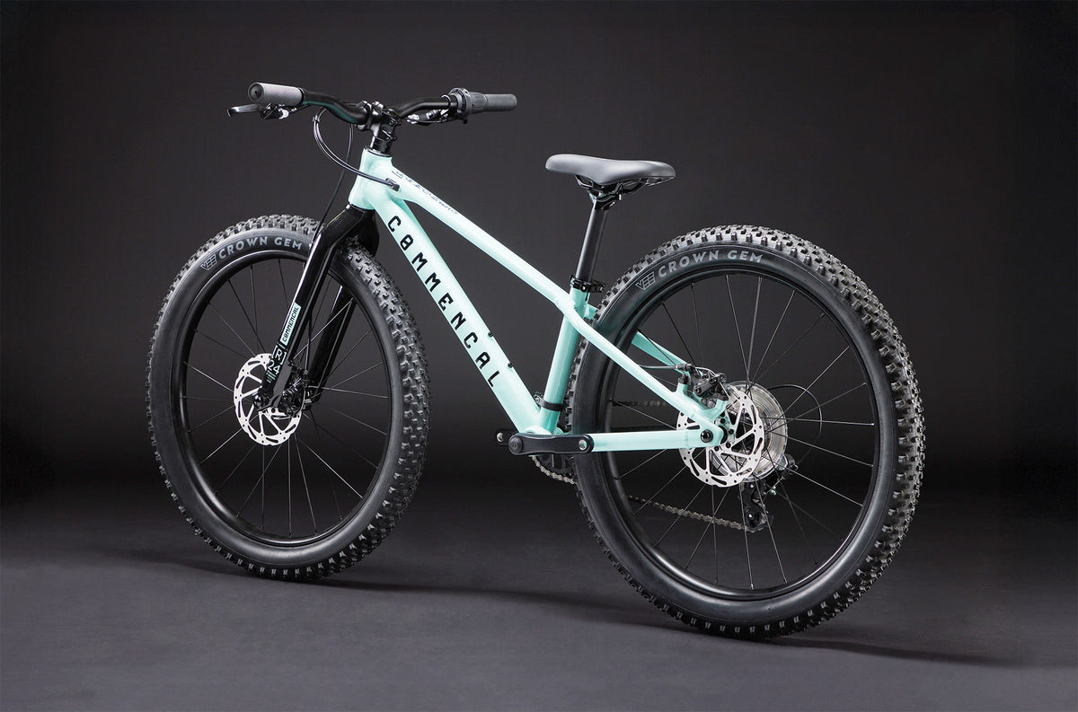 Commencal Ramones 24 Kids Mountain Bike - 7-Speed, Disc Brakes, Grippy Tires